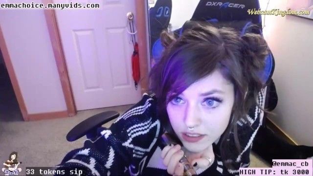 Streamer legal age teenager angel flashing scones and gazoo on livecam